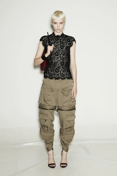Look 10